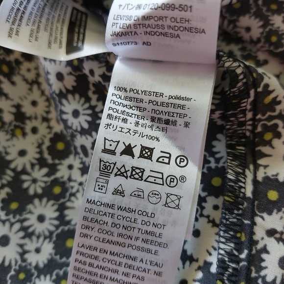 Levis Embry tie blouse nwt size  4X - Picture 8 of 8